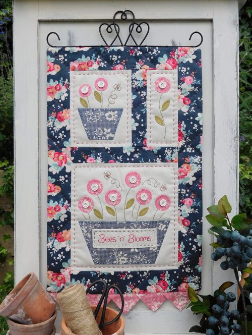 The Rivendale Collection-Bees n Blooms Wall Hanging Pattern