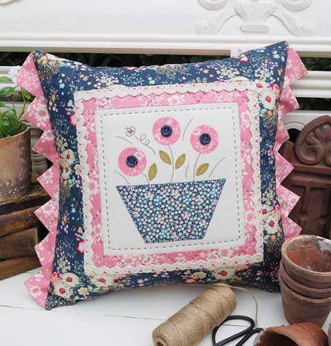 The Rivendale Collection-Flower Bee Cushion Pattern