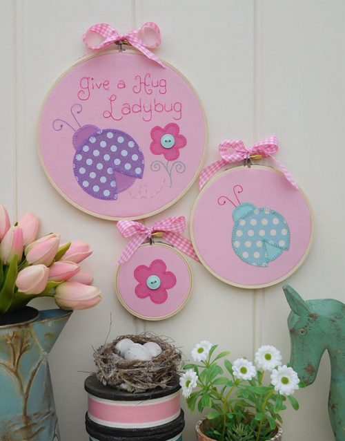 The Rivendale Collection-Give a Hug Wall Hanging Pattern