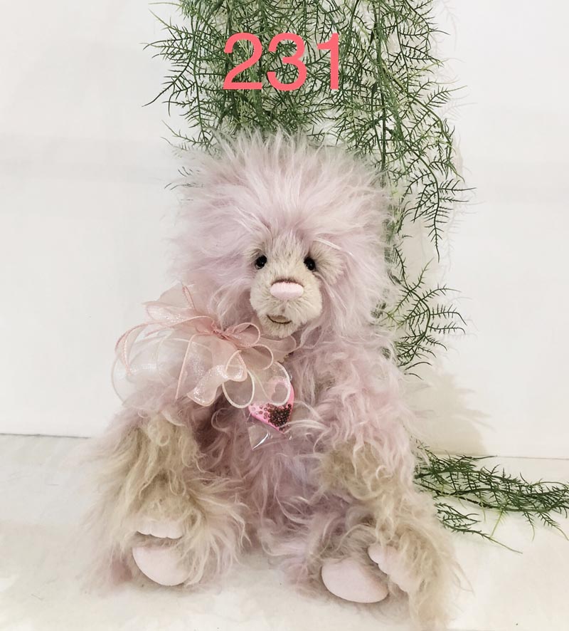 Isabelle Charlie Bear Aretha (ISABELLE COLLECTION 2022) - Image 2